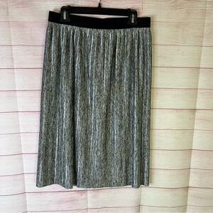 Joe B‎ Silver Pleated Skirt Size XL